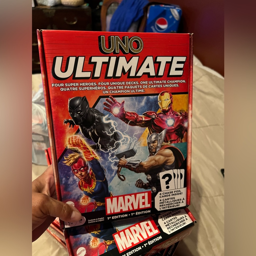 UNO Ultimate Marvel Card Game w/ 4 Unique Superhero Decks & Foil Cards! Sealed